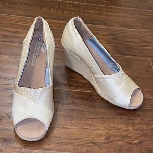 Toms open toe heels